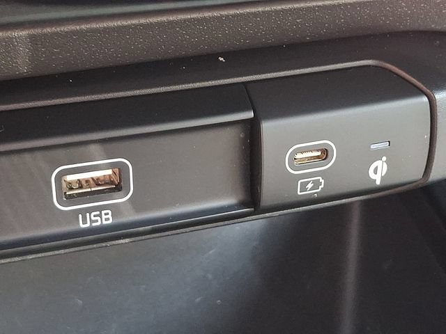 Certified 2023 Kia Niro Wind w/ Wind Preserve Package FWD image 24
