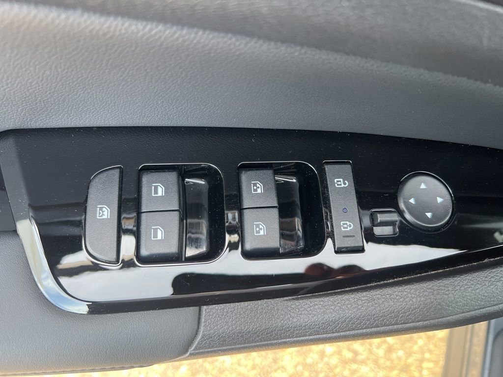 Certified 2025 Kia Sportage EX image 48