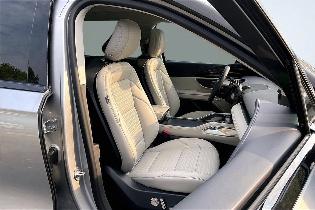 New 2026 Lincoln Nautilus Reserve AWD/4WD image 11