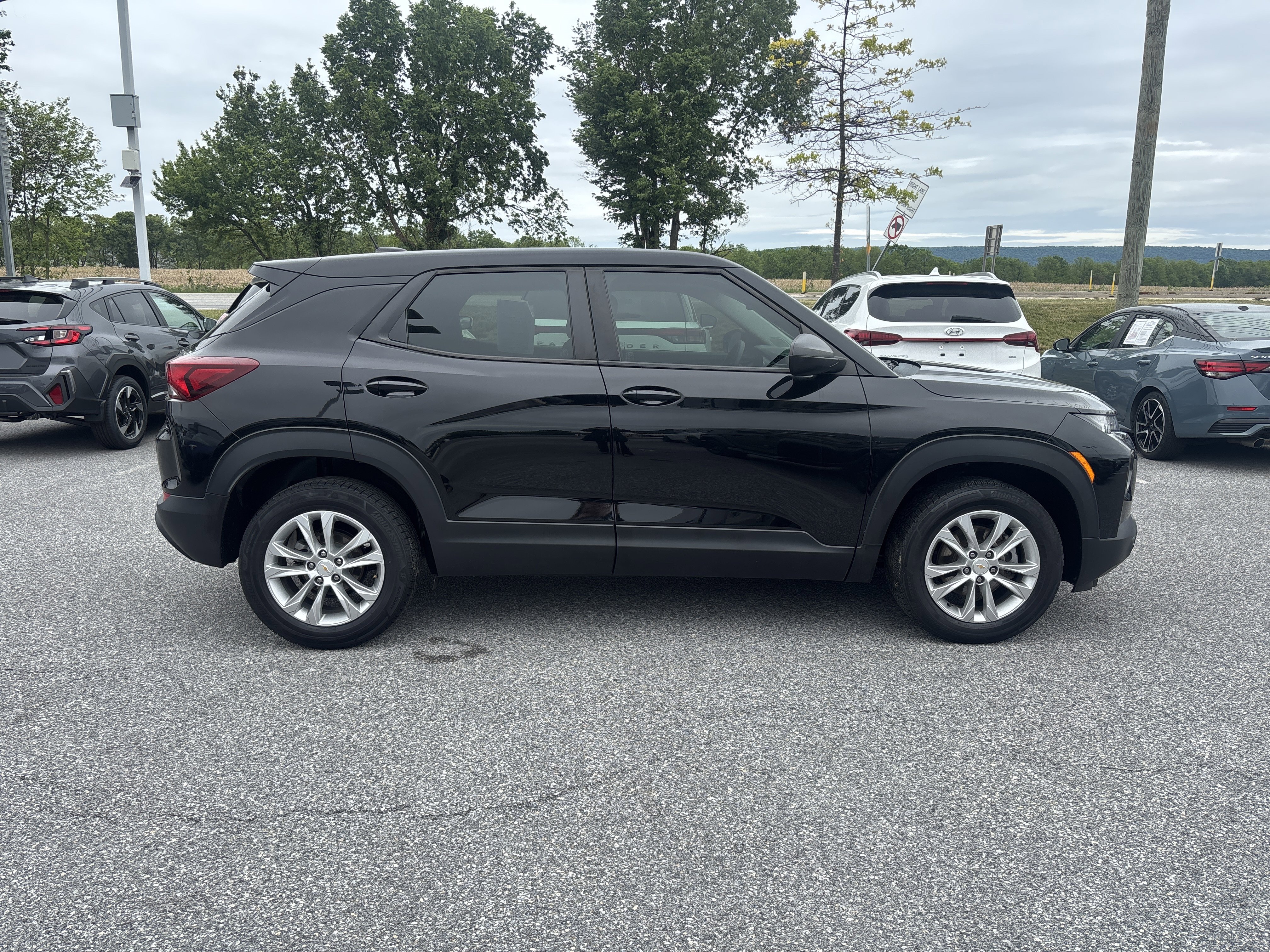 Used 2021 Chevrolet TrailBlazer LS AWD/4WD image 23