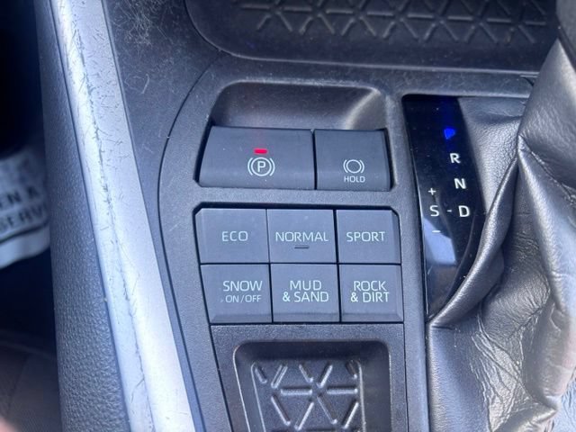 Used 2022 Toyota RAV4 XLE w/ XLE Grade Weather Package AWD/4WD image 28