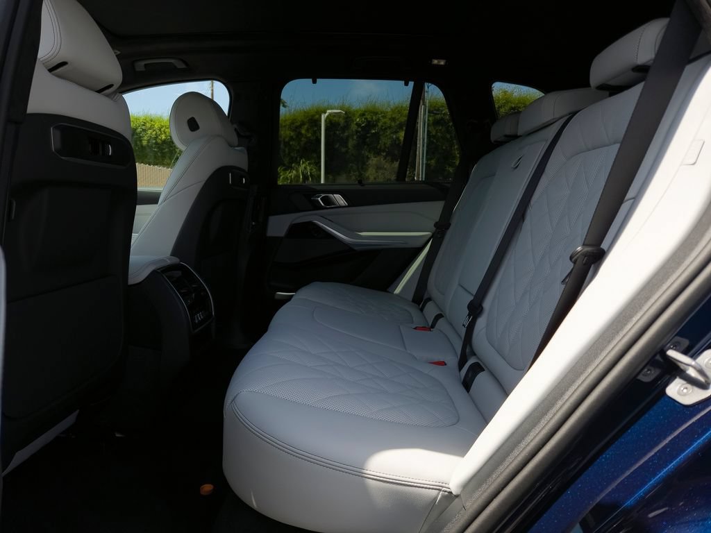 New 2026 BMW X5 xDrive40i w/ M Sport Package AWD/4WD image 9