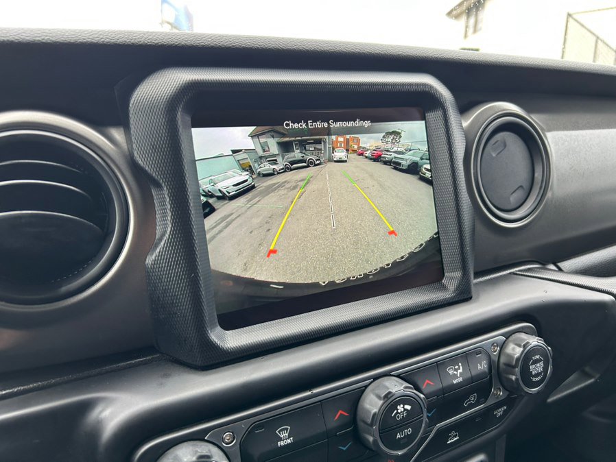 Used 2023 Jeep Wrangler Unlimited w/ Sun & Screen Package AWD/4WD image 31