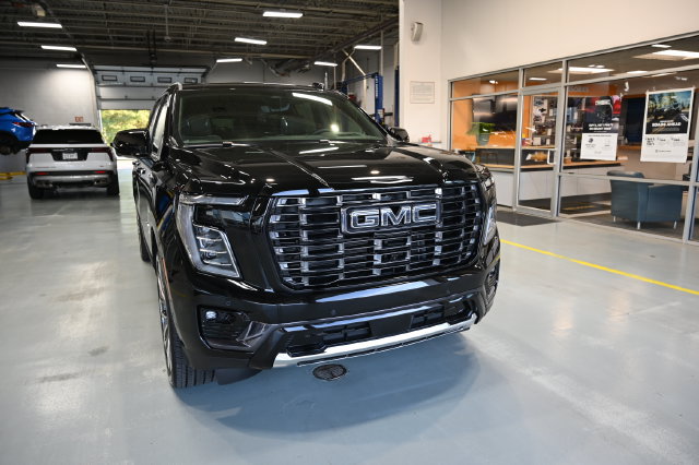 New 2026 GMC Yukon XL Denali Ultimate AWD/4WD image 3