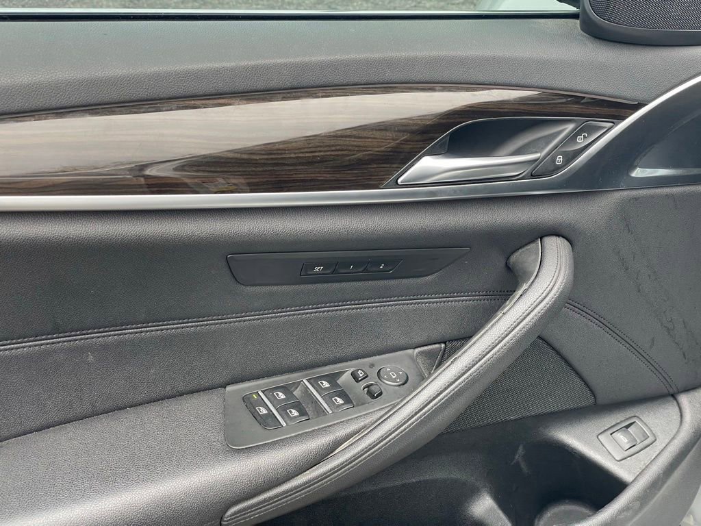 Used 2018 BMW 530i xDrive image 12