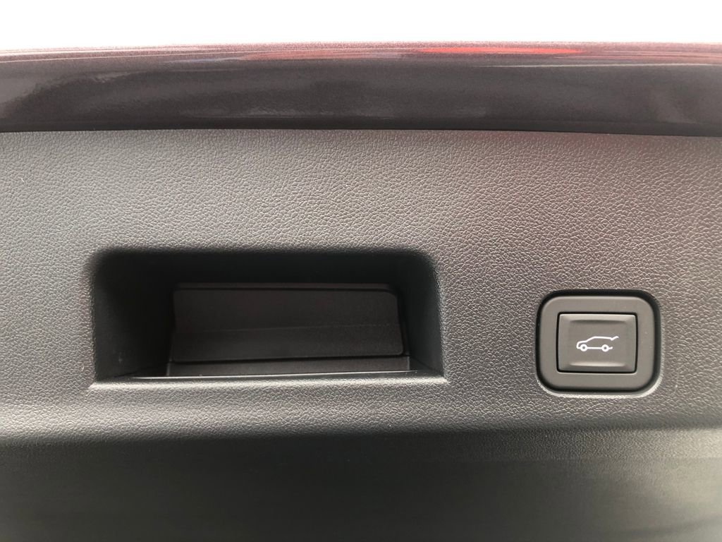 New 2026 Chevrolet Traverse RS w/ LPO, Floor Liner Package image 23