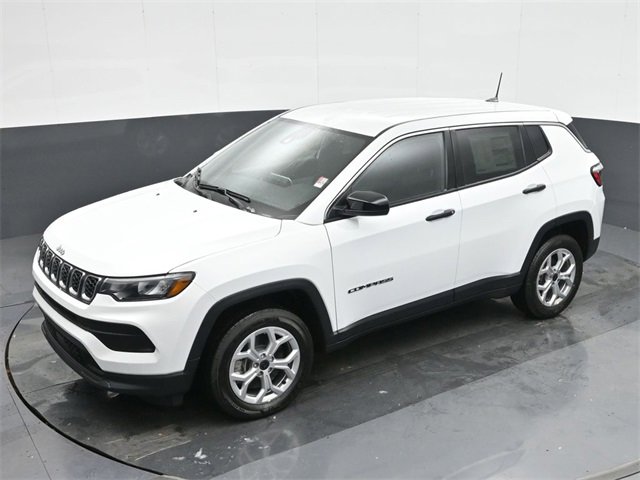 Used 2025 Jeep Compass Sport image 30