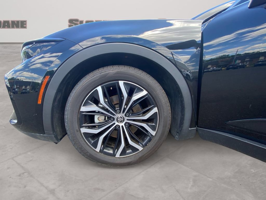 Used 2024 Toyota Crown AWD/4WD image 14