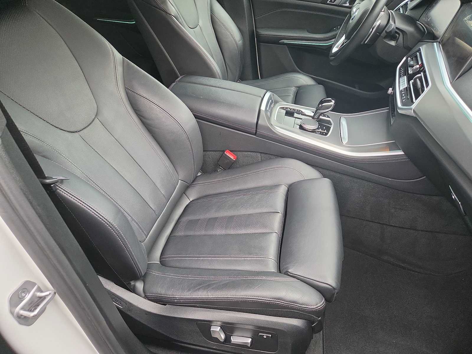Used 2022 BMW X5 xDrive40i w/ Premium Package AWD/4WD image 22