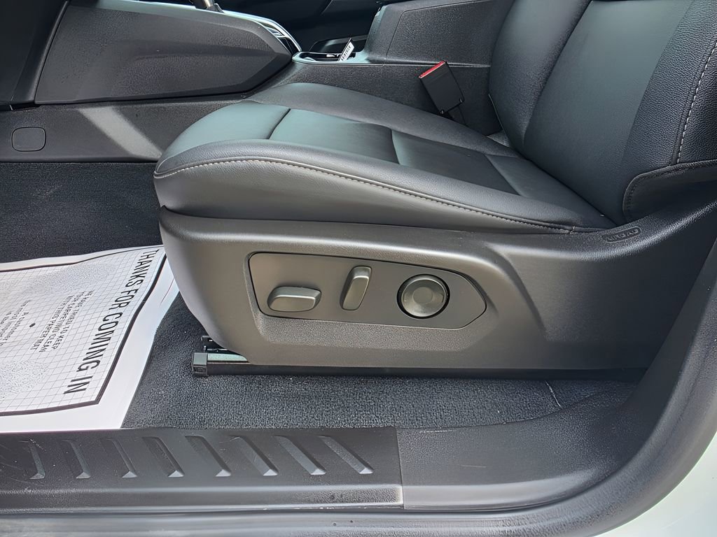 Used 2024 Chevrolet Colorado LT w/ LT Convenience Package III image 15