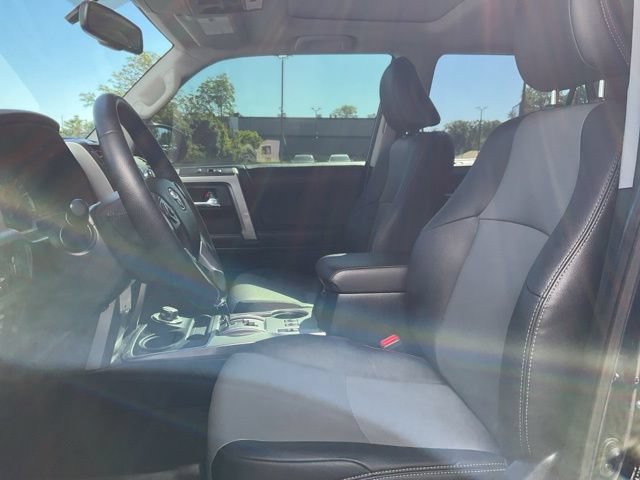 Used 2019 Toyota 4Runner SR5 Premium AWD/4WD image 2