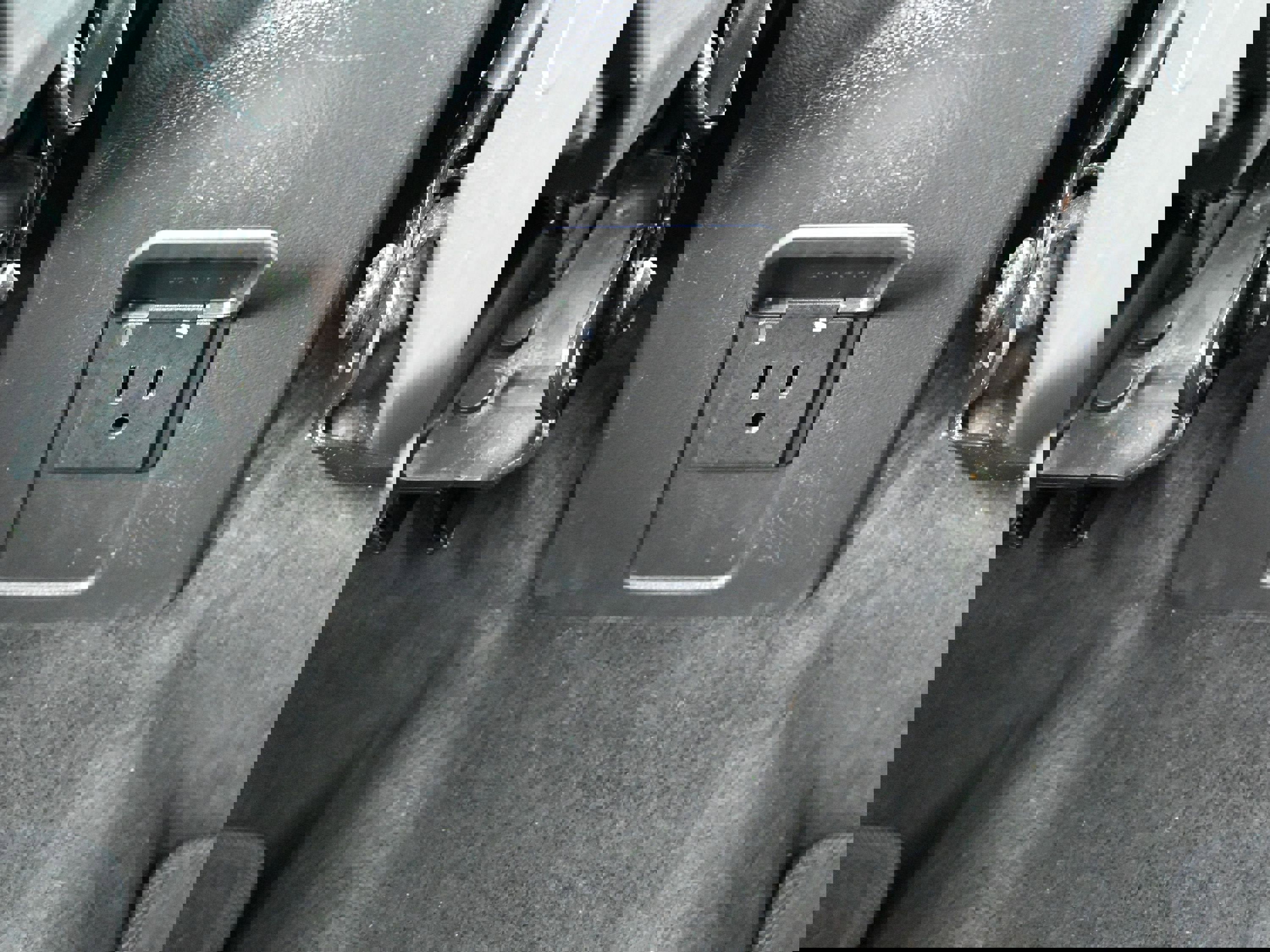 Used 2022 Chevrolet Trax LT w/ Midnight Edition image 21