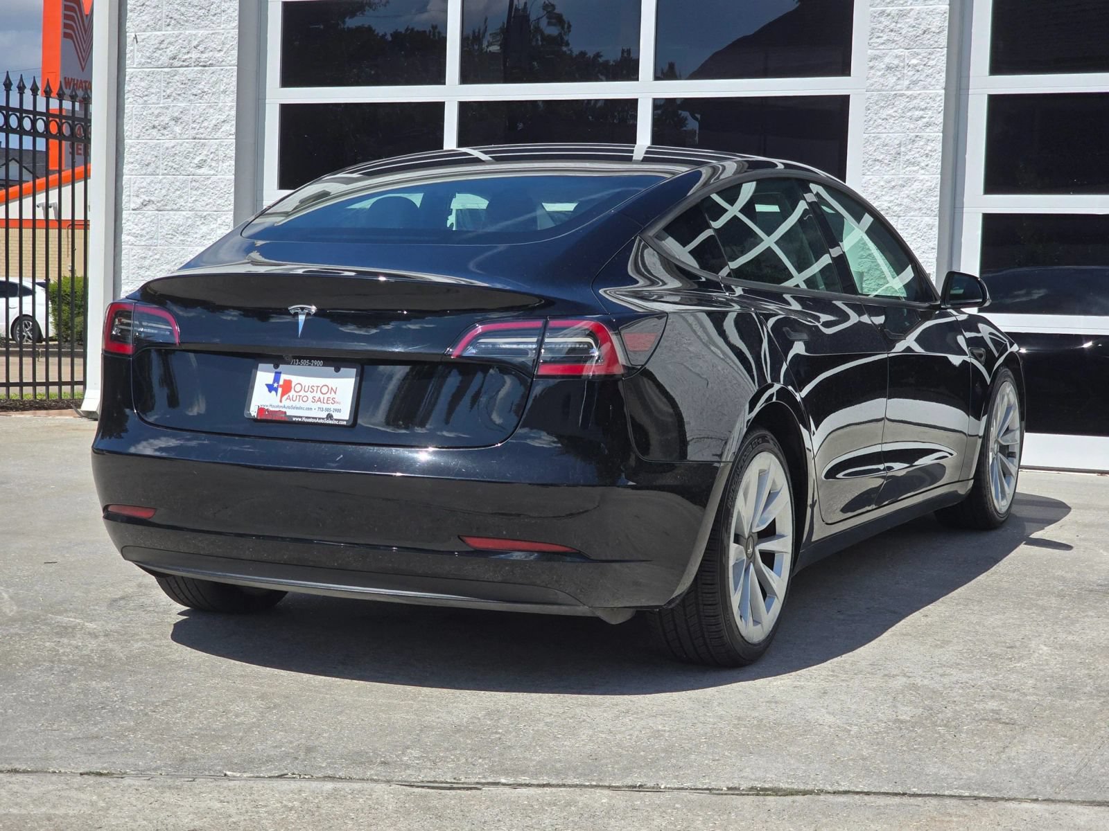 Used 2023 Tesla Model 3 Standard Range RWD image 4