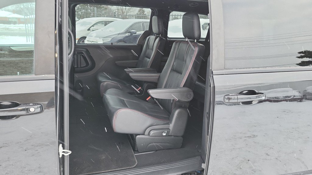 Used 2019 Dodge Grand Caravan GT FWD image 23