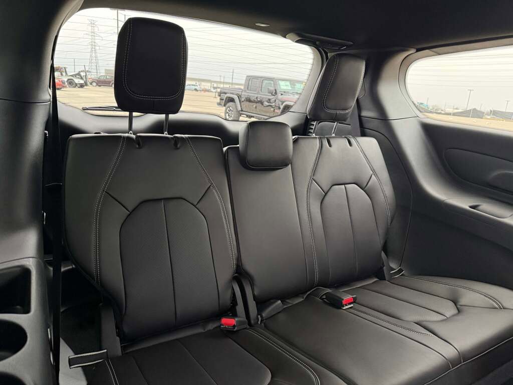 New 2026 Chrysler Voyager LX image 38