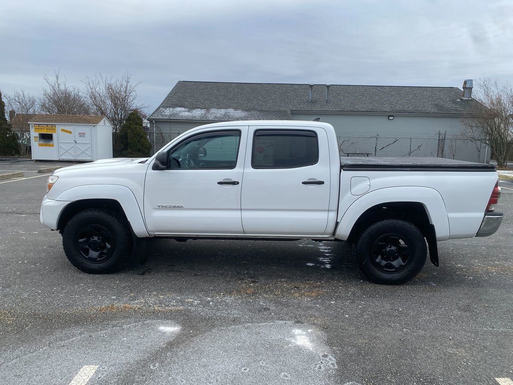 Used 2014 Toyota Tacoma 4x4 Double Cab w/ SR5 Package image 9