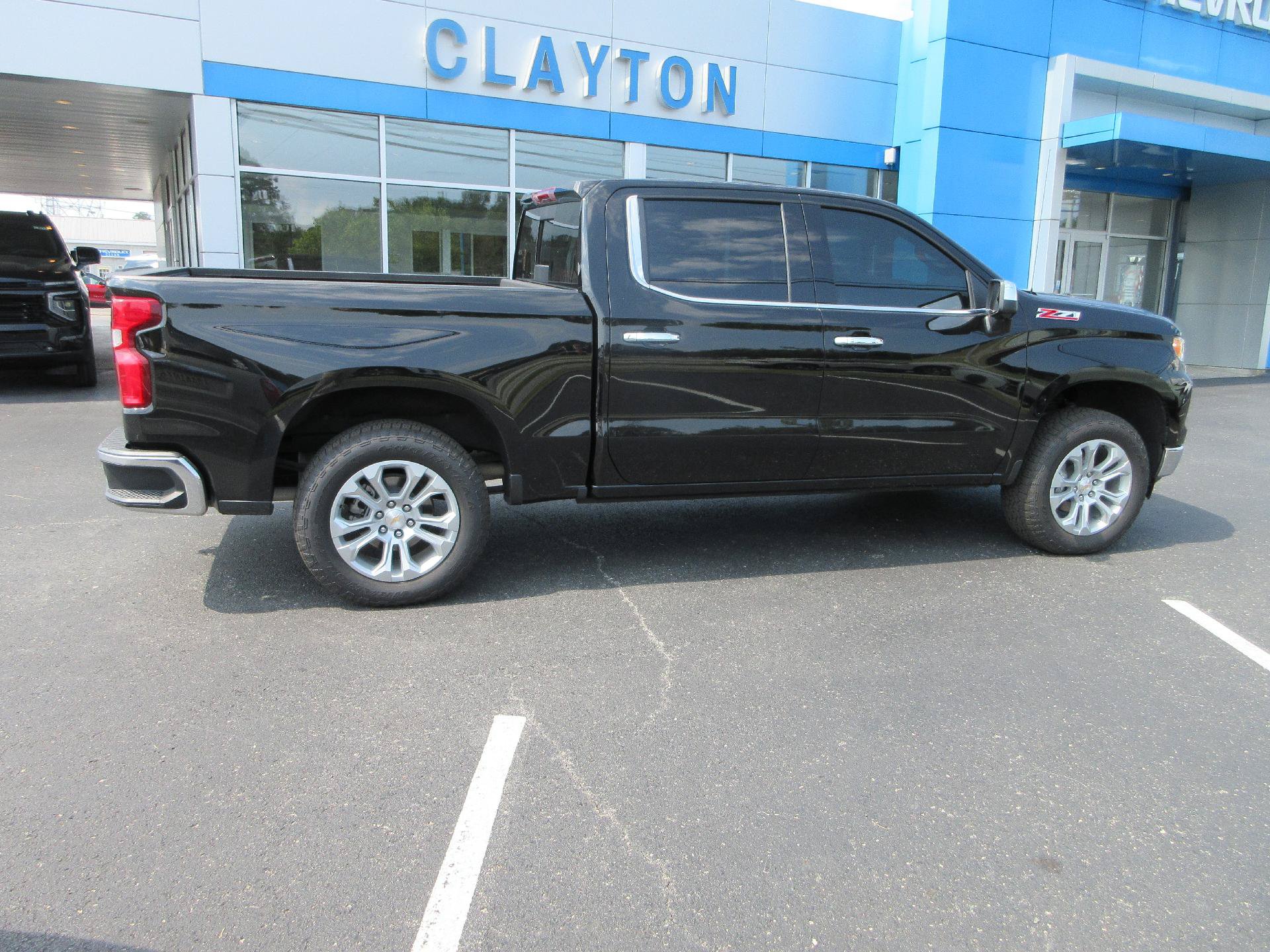 Certified 2025 Chevrolet Silverado 1500 LTZ w/ LTZ Premium Package AWD/4WD image 3