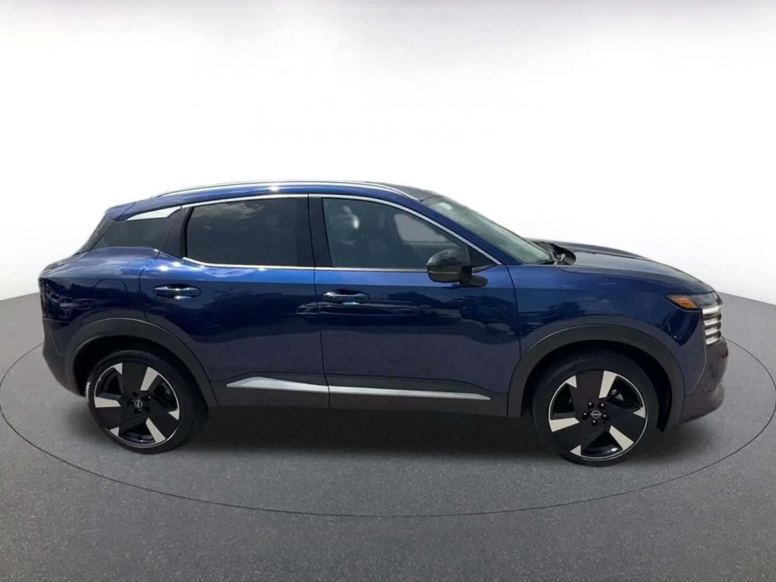 Used 2026 Nissan Kicks SR AWD/4WD image 13