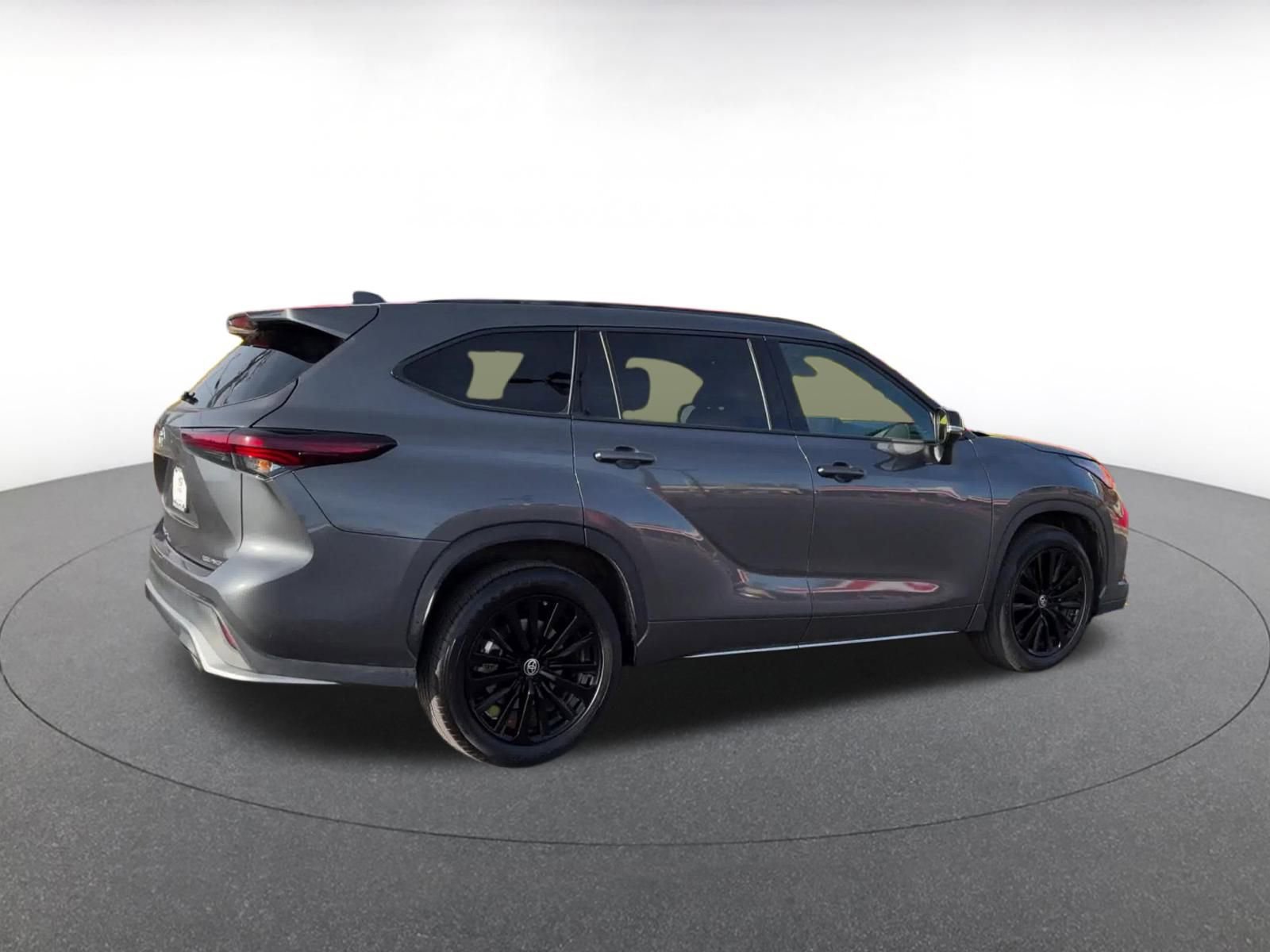 Used 2025 Toyota Highlander XSE image 14