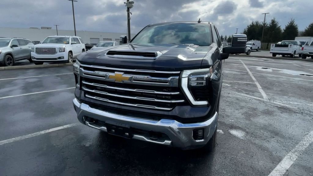 Used 2024 Chevrolet Silverado 2500 LTZ image 5