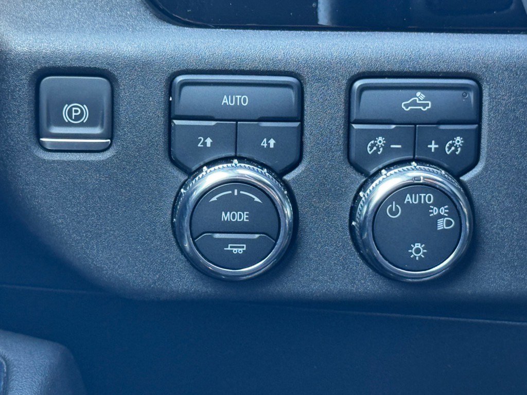 Used 2024 GMC Sierra 1500 SLE AWD/4WD image 18