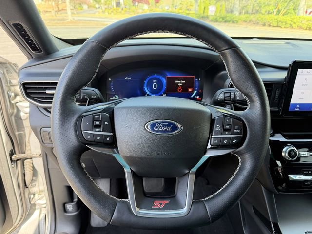 Used 2022 Ford Explorer ST AWD/4WD image 16