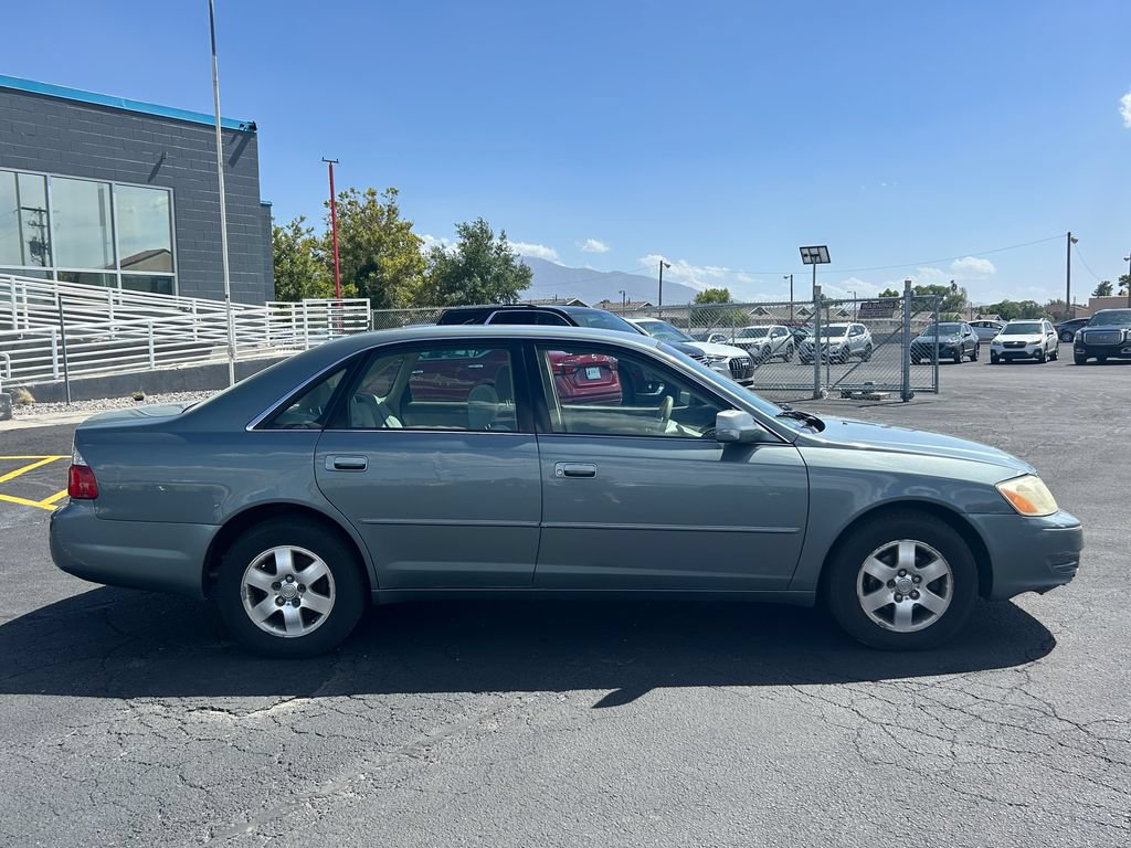 Used 2004 Toyota Avalon XL w/ Option Pkg 2 FWD image 2