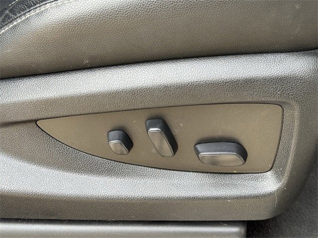 Used 2020 Chevrolet Suburban LT image 31