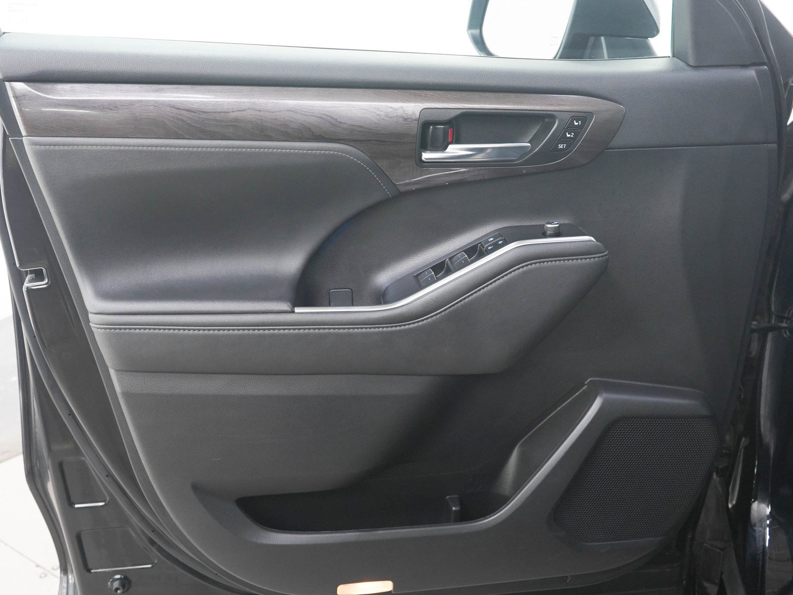 Used 2022 Toyota Highlander Limited AWD/4WD image 21