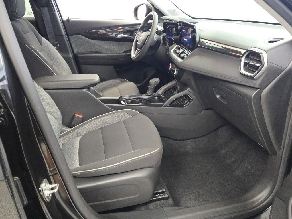 Used 2024 Chevrolet TrailBlazer LT AWD/4WD image 7