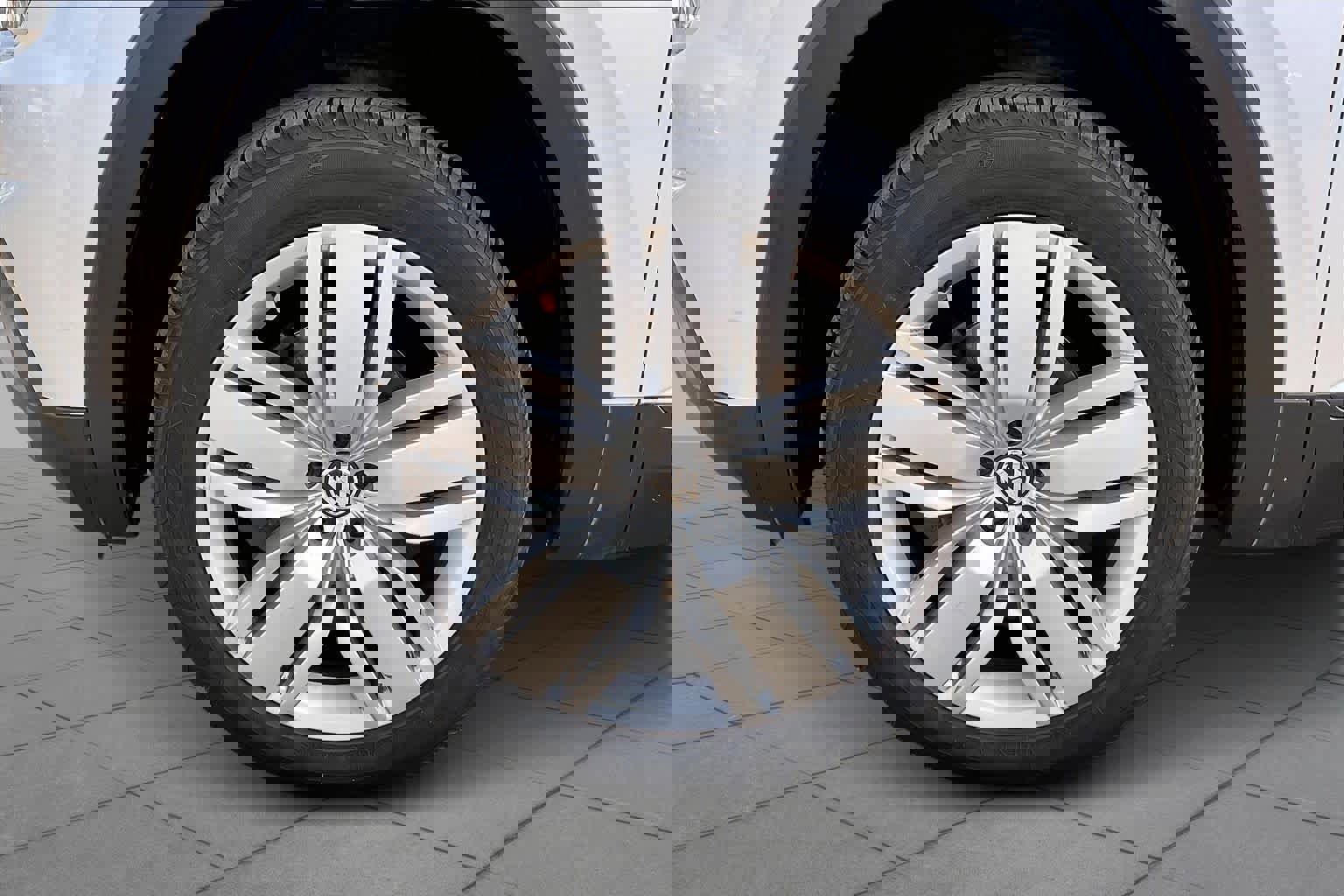 Used 2019 Volkswagen Atlas SE w/ Towing Package image 11