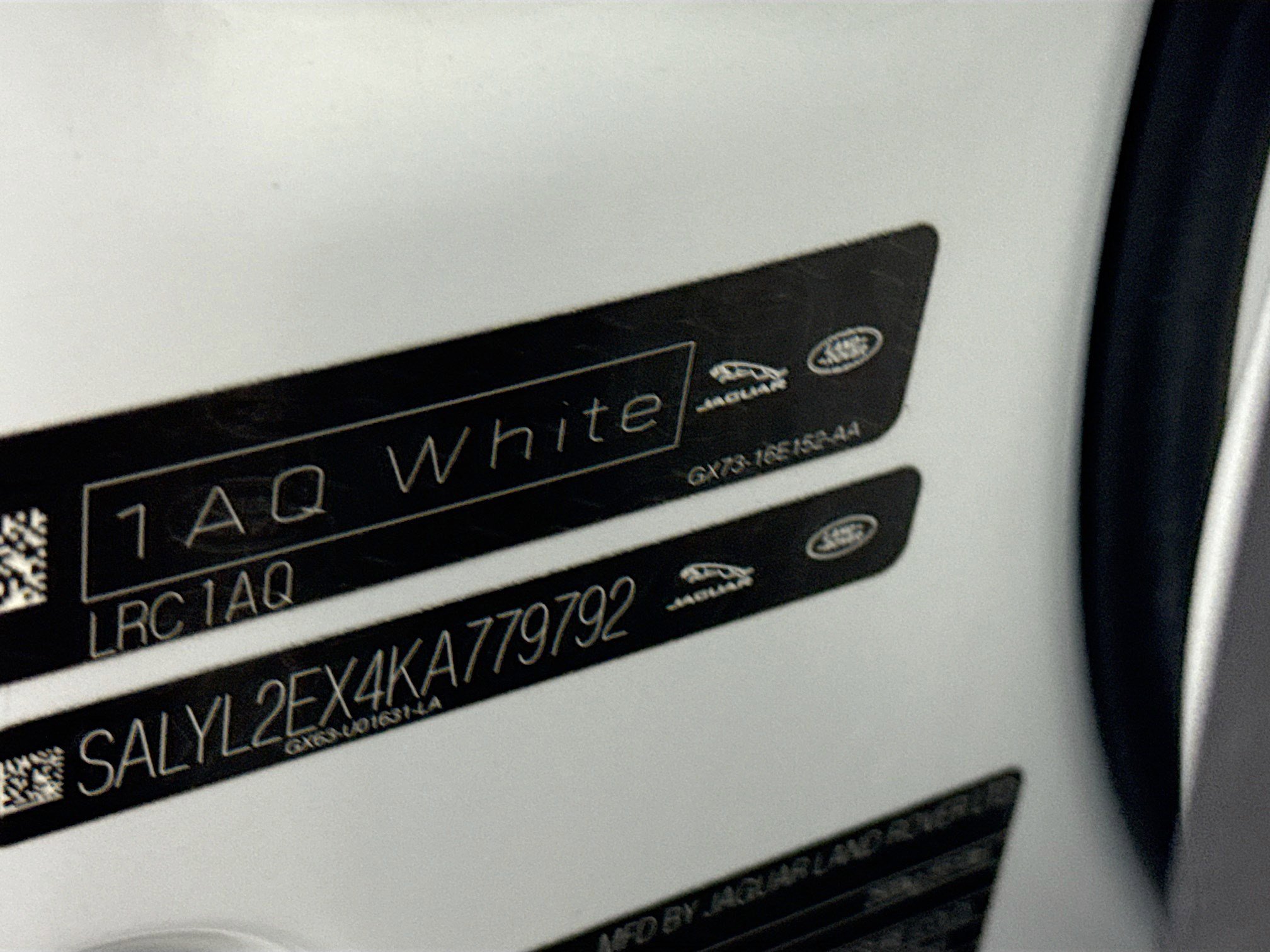 Used 2019 Land Rover Range Rover Velar R-Dynamic SE image 40