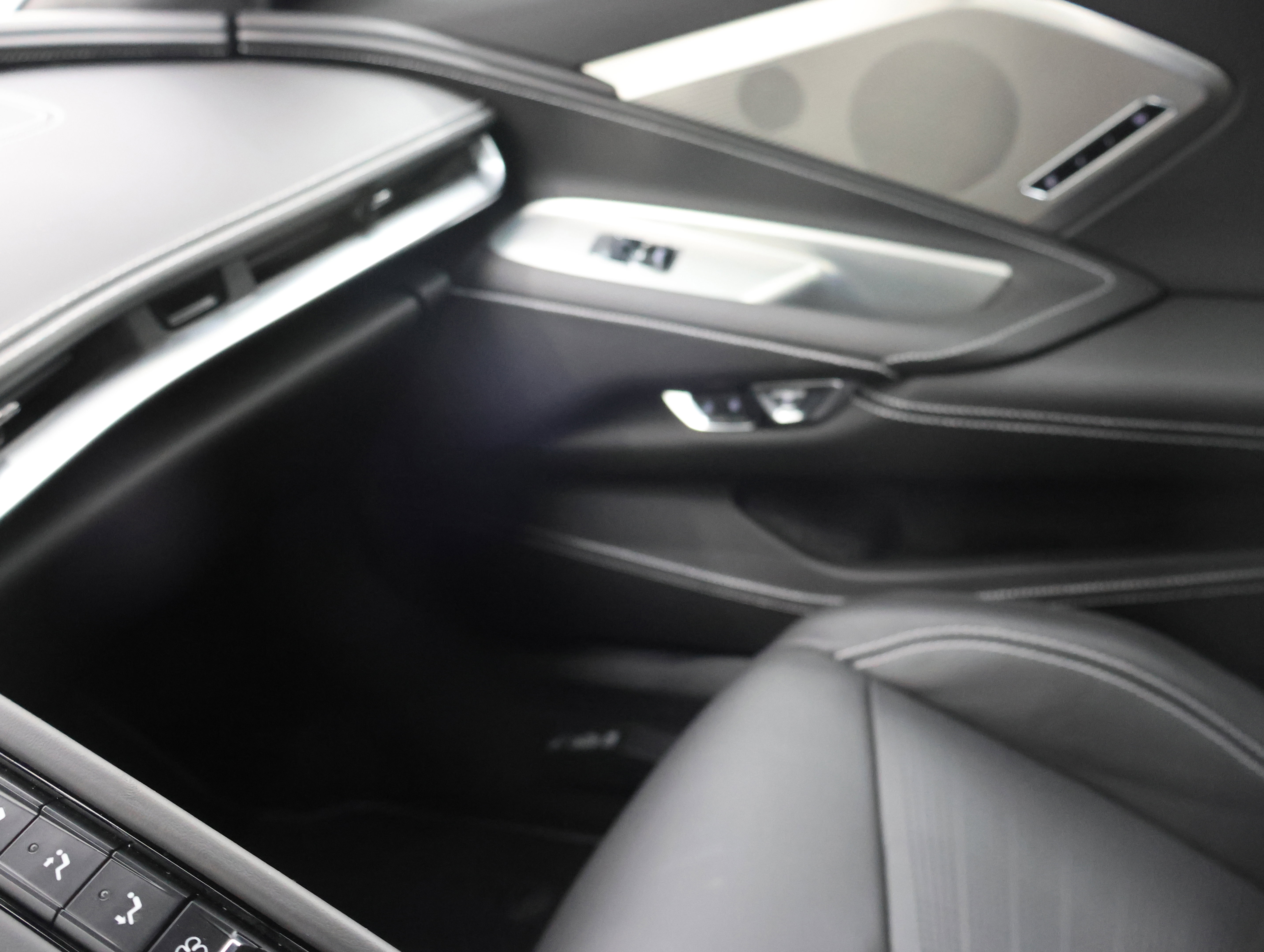 Used 2023 Chevrolet Corvette Stingray Premium Cpe w/ Z51 Performance Package image 12