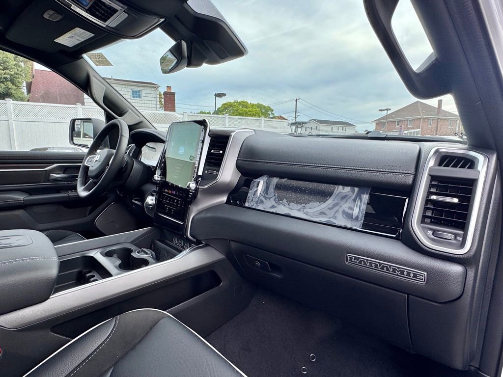 New 2026 RAM 1500 Laramie w/ Night Edition AWD/4WD image 17