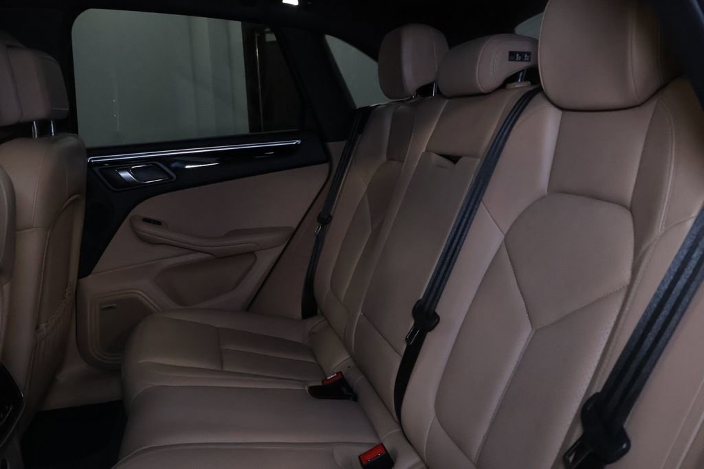 Used 2019 Porsche Macan AWD/4WD image 15