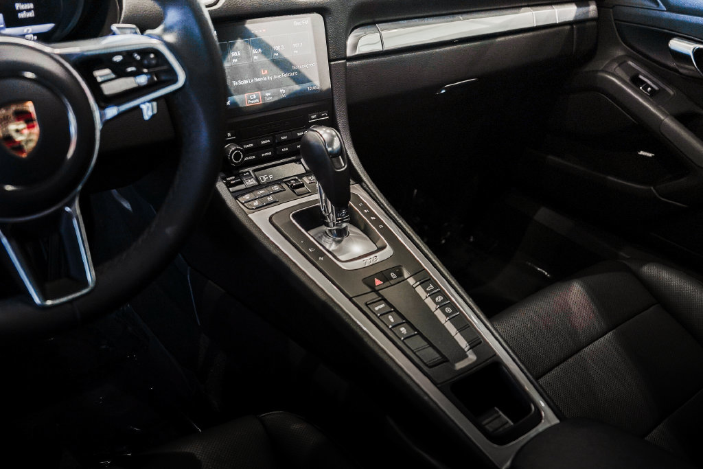 Used 2025 Porsche 718 Cayman RWD image 31