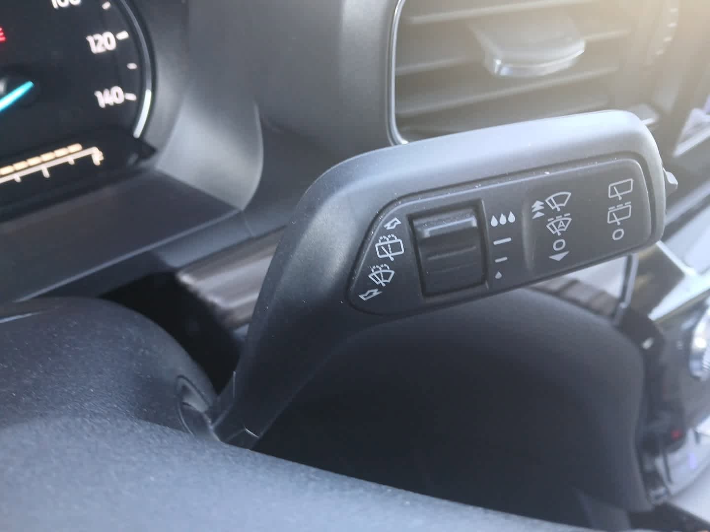 Used 2023 Ford Explorer Limited AWD/4WD image 28