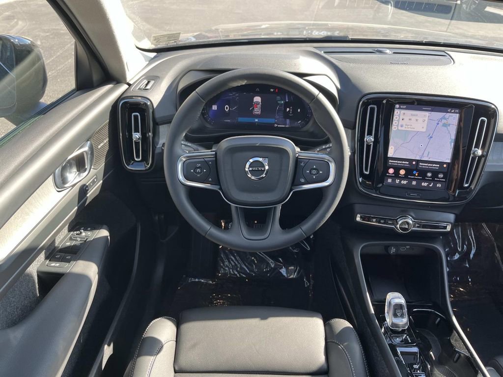 New 2026 Volvo XC40 B5 Ultra w/ Climate Package image 14
