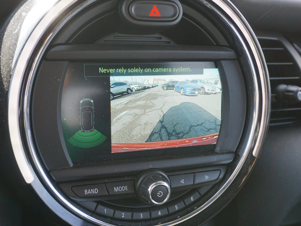 Used 2019 MINI Cooper 4-Door Hardtop image 10