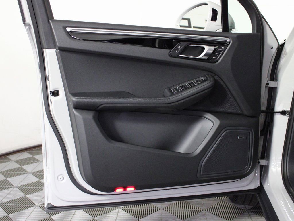 Certified 2026 Porsche Macan S AWD/4WD image 15