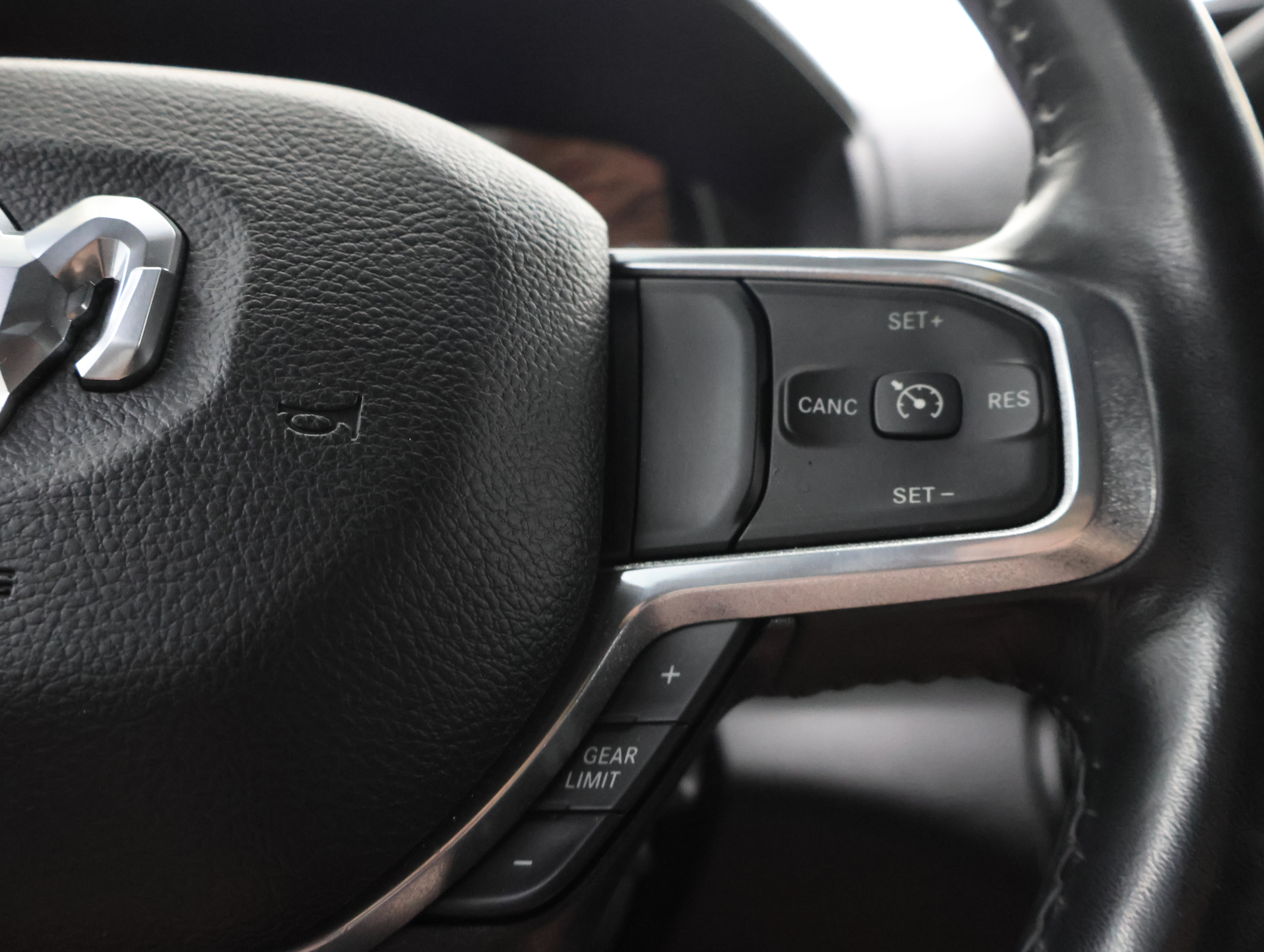 Used 2023 RAM 2500 Laramie AWD/4WD image 15