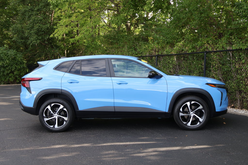 Certified 2024 Chevrolet Trax RS w/ Sunroof Package FWD image 10