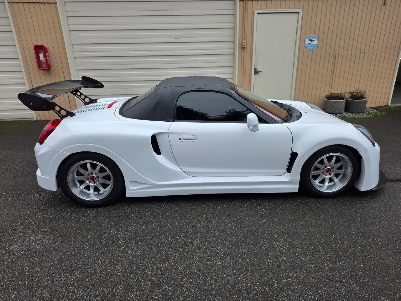 Used 2000 Toyota MR2 image 8