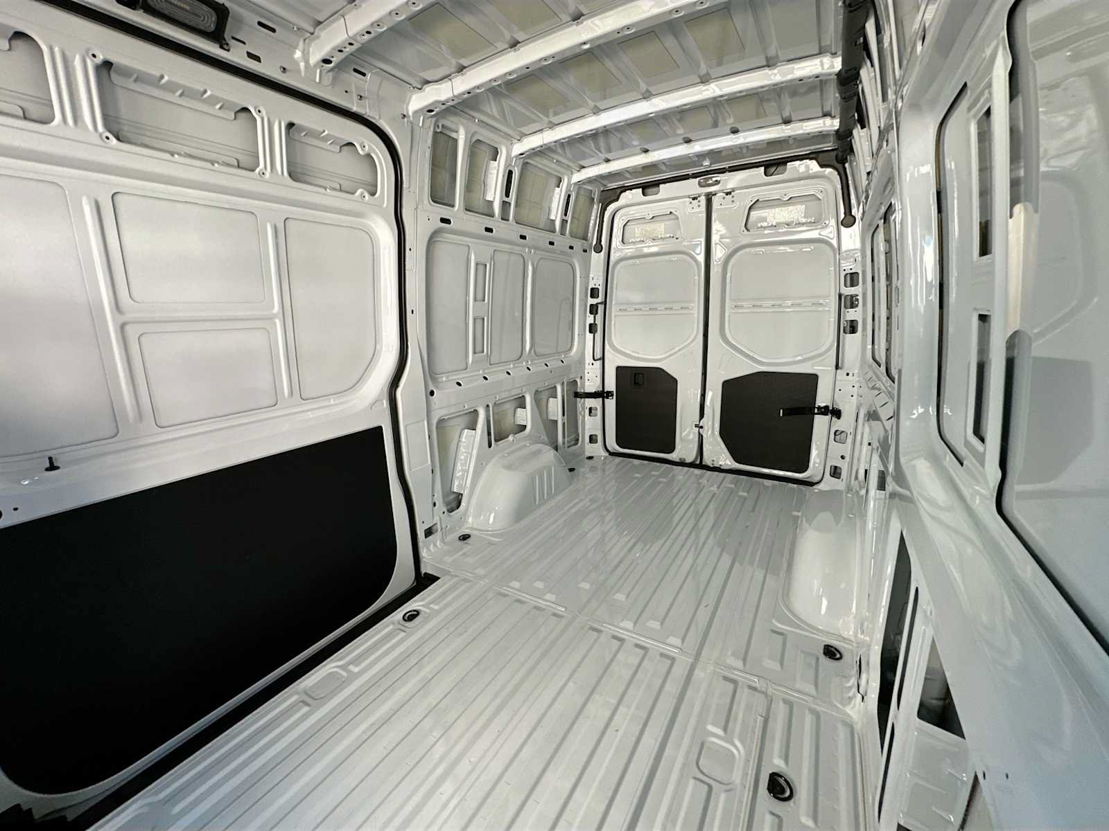 Used 2025 Mercedes-Benz Sprinter 2500 image 24