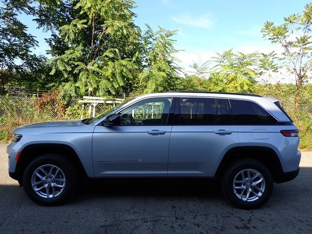 New 2025 Jeep Grand Cherokee Laredo X image 2