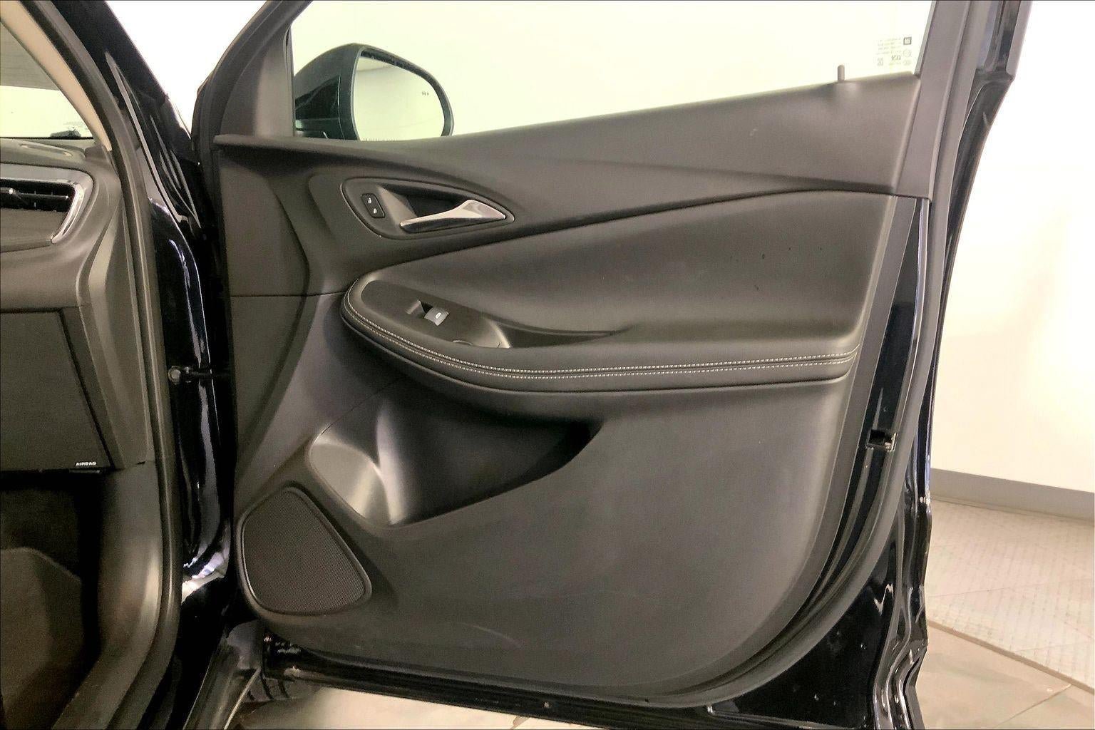 Used 2025 Buick Encore GX Preferred AWD/4WD image 26