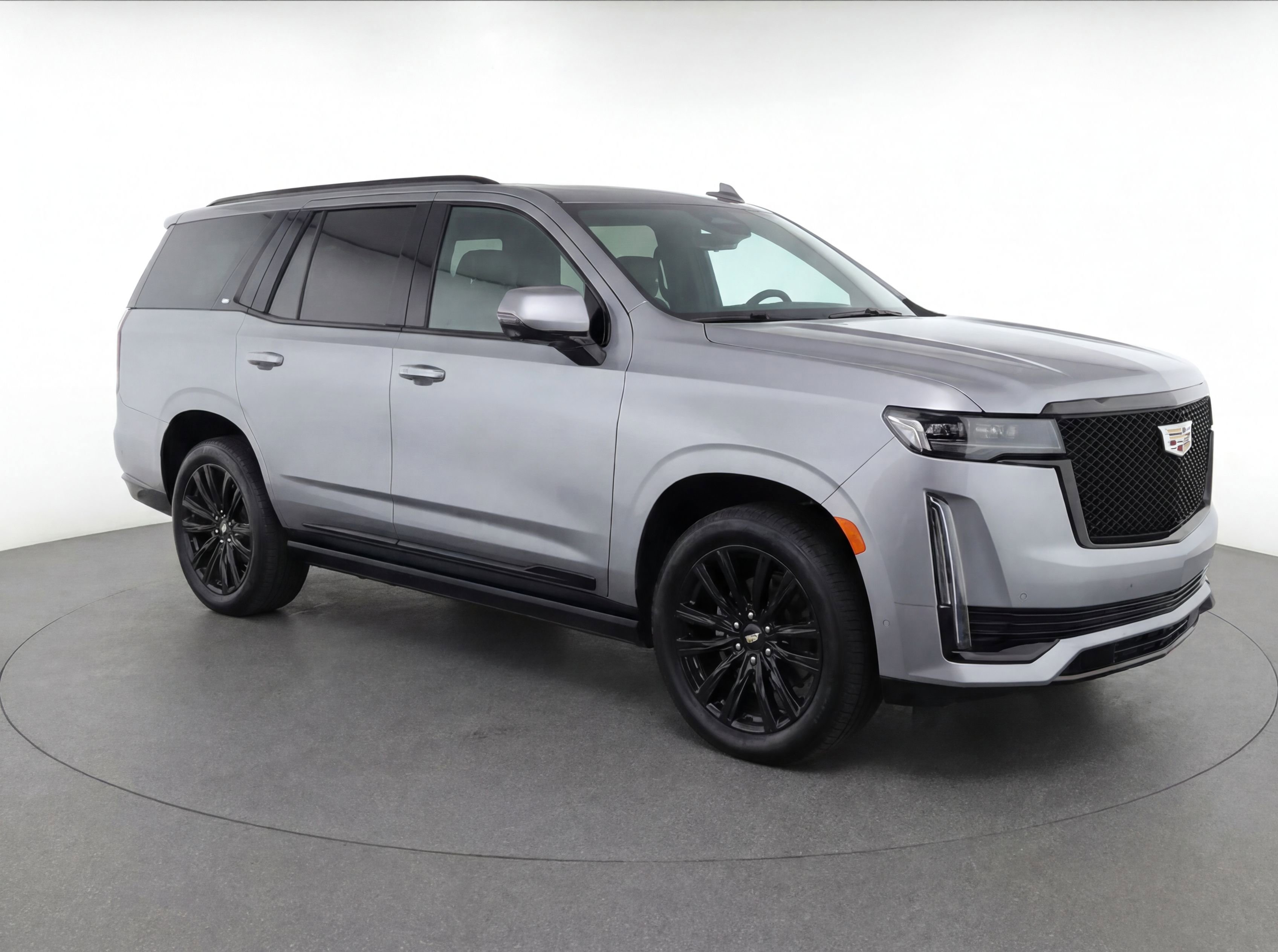 Used 2024 Cadillac Escalade ESV Sport Platinum w/ LPO, ONYX Package AWD/4WD image 2