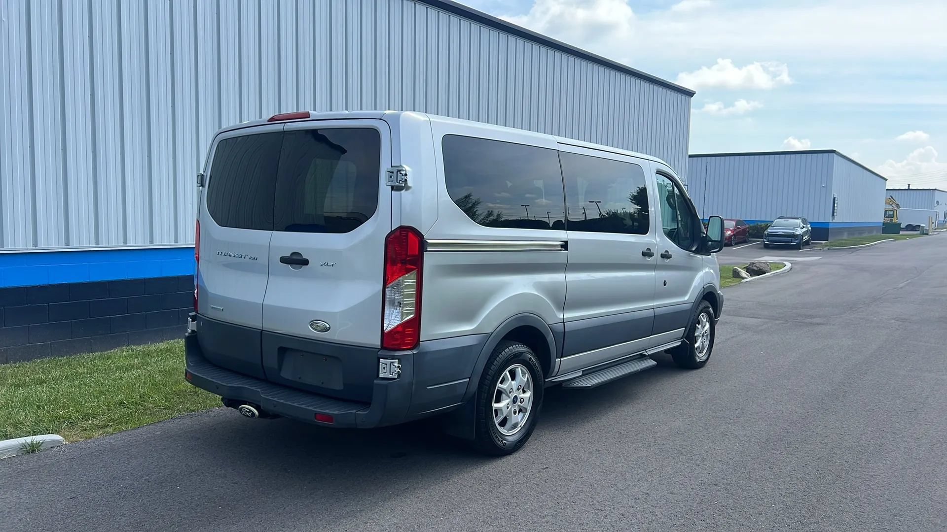 Used 2015 Ford Transit 150 XLT RWD image 5