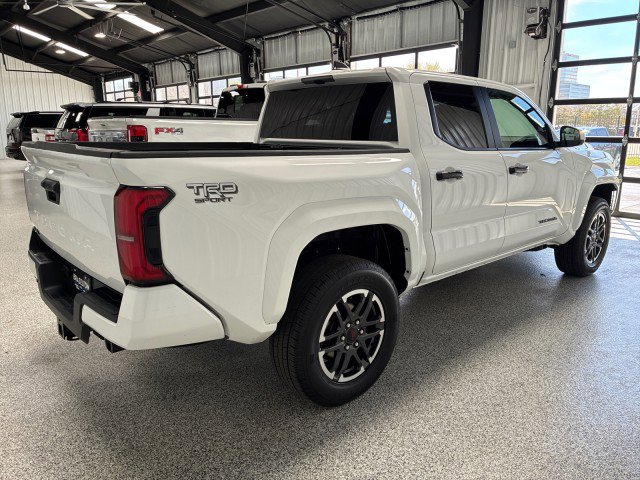 Used 2025 Toyota Tacoma TRD Sport image 3