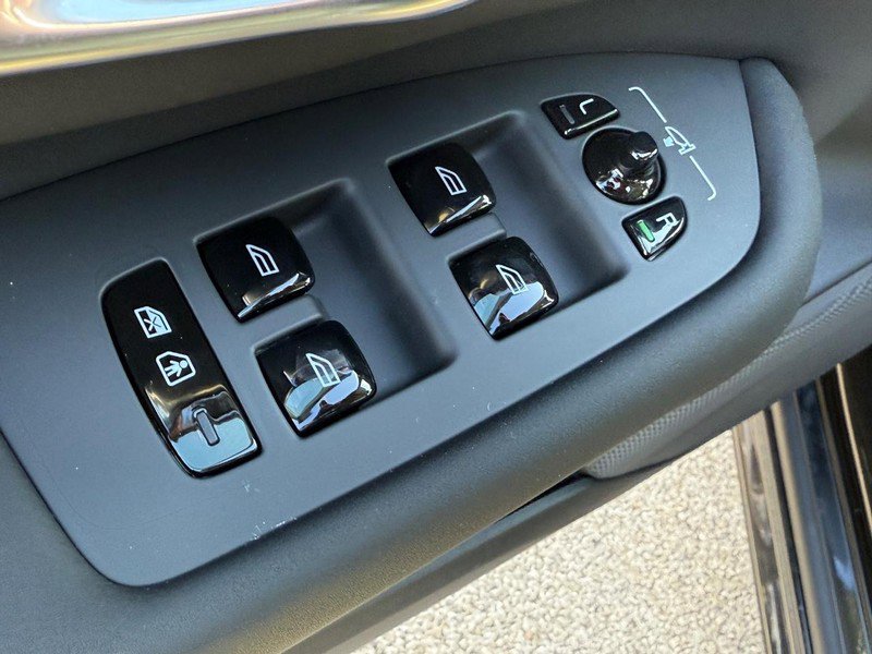 New 2026 Volvo XC90 B6 Ultra w/ Protection Package image 10